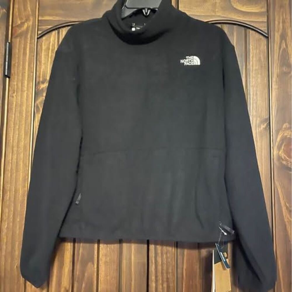NWT Medium The North Face Women’s Fleece Funnel Neck Pullover Sweater Black